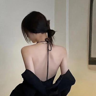 鱼跃在花见